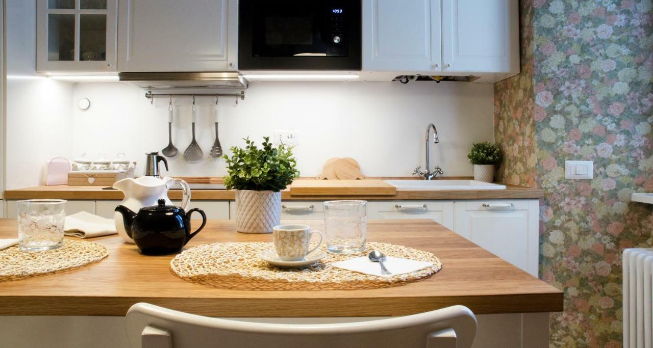 Flowers Apartment Joivy 25 Como Exterior foto